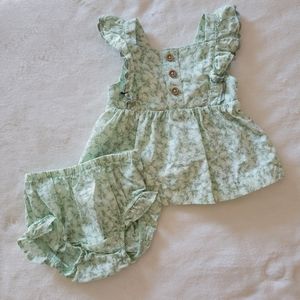 Newborn girls light green Carter's dress with bottoms